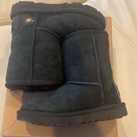 UGG Boots (black) Toddler - Picture 6 of 7